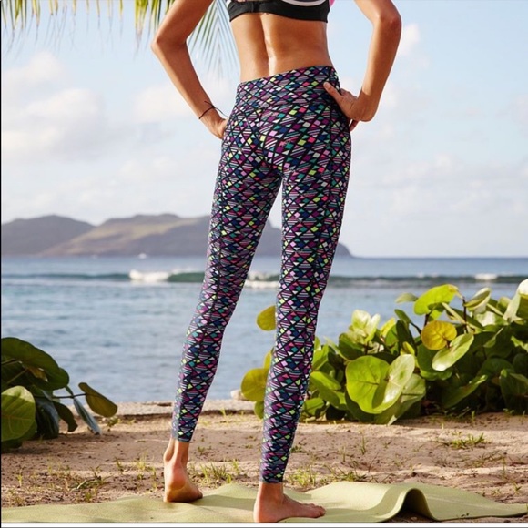 Victoria Secret VSX High Rise graphic leggings M - Picture 1 of 11
